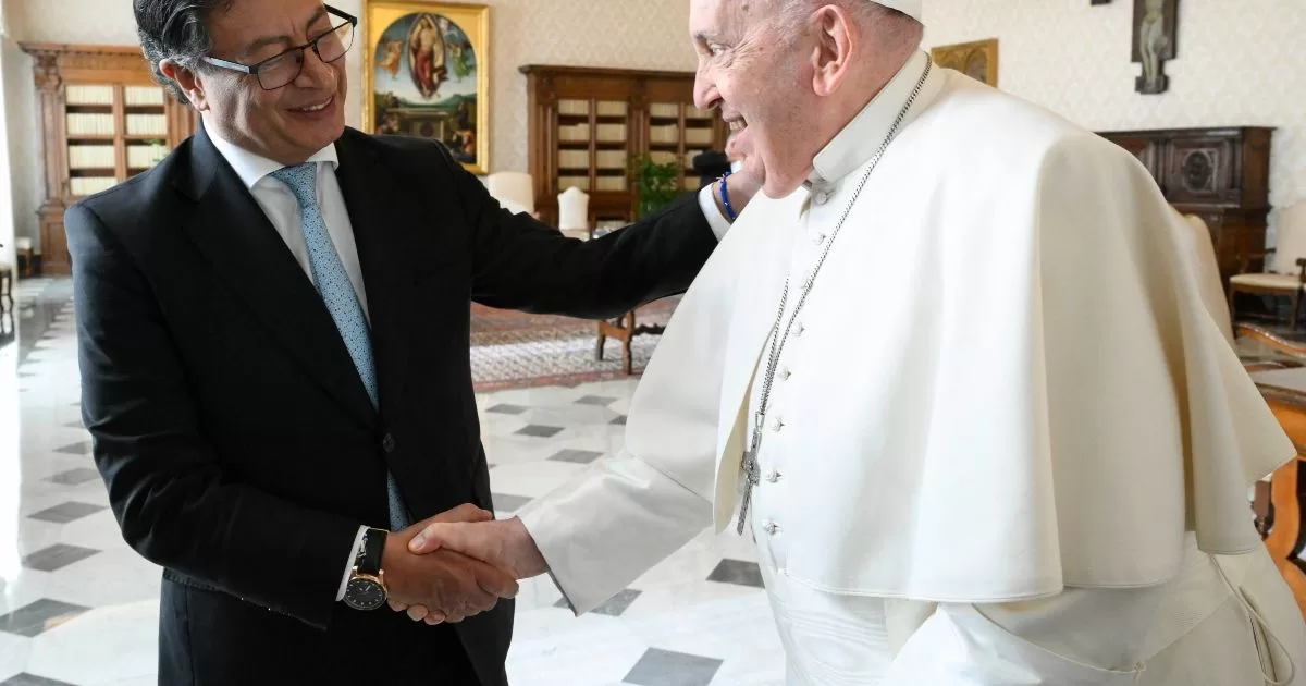 Petro proposes to the Pope a round of negotiations with the ELN in the Vatican
