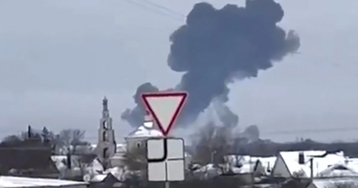 Russian plane crashes with 65 Ukrainian prisoners of war
