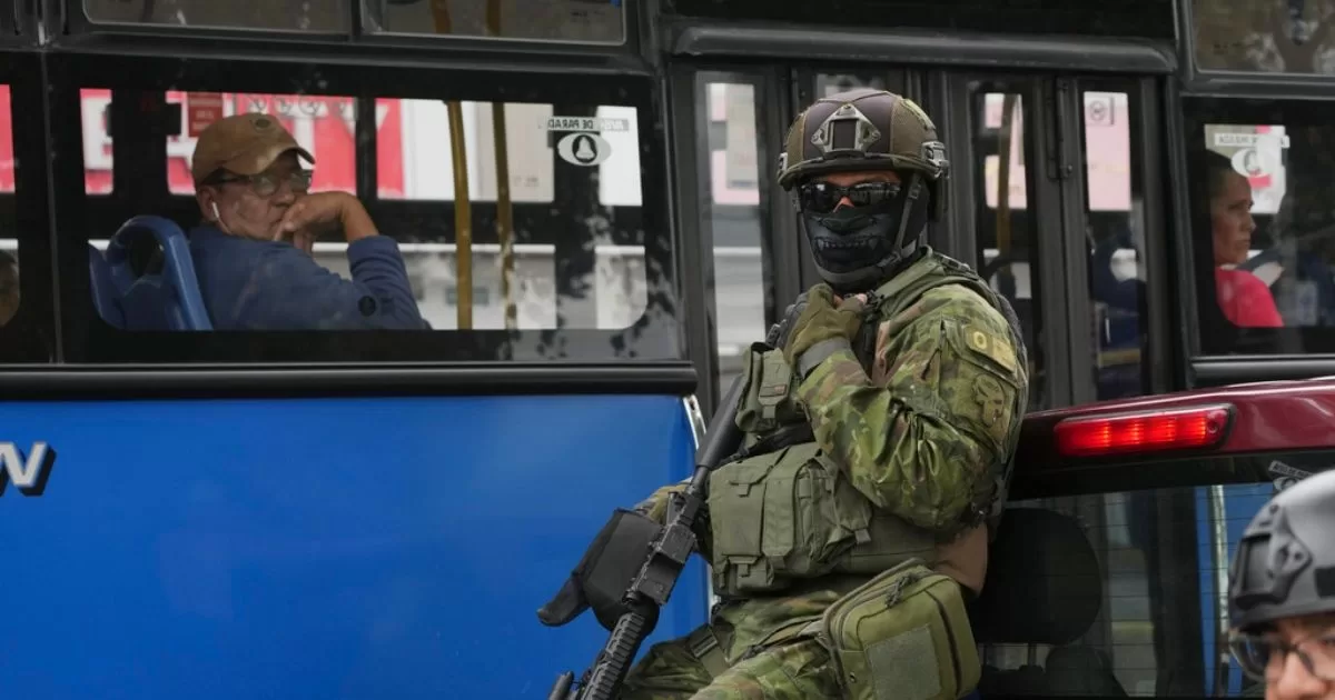 Street controls intensify to contain violence in Ecuador
