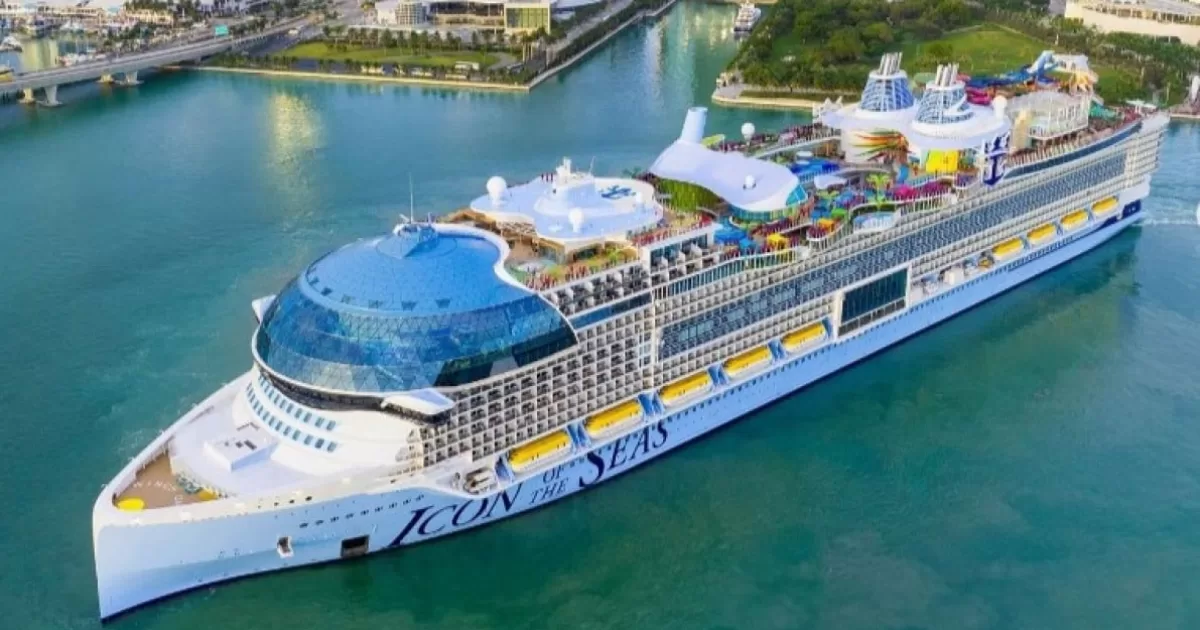 World's largest cruise ship departs from Miami on its first voyage
