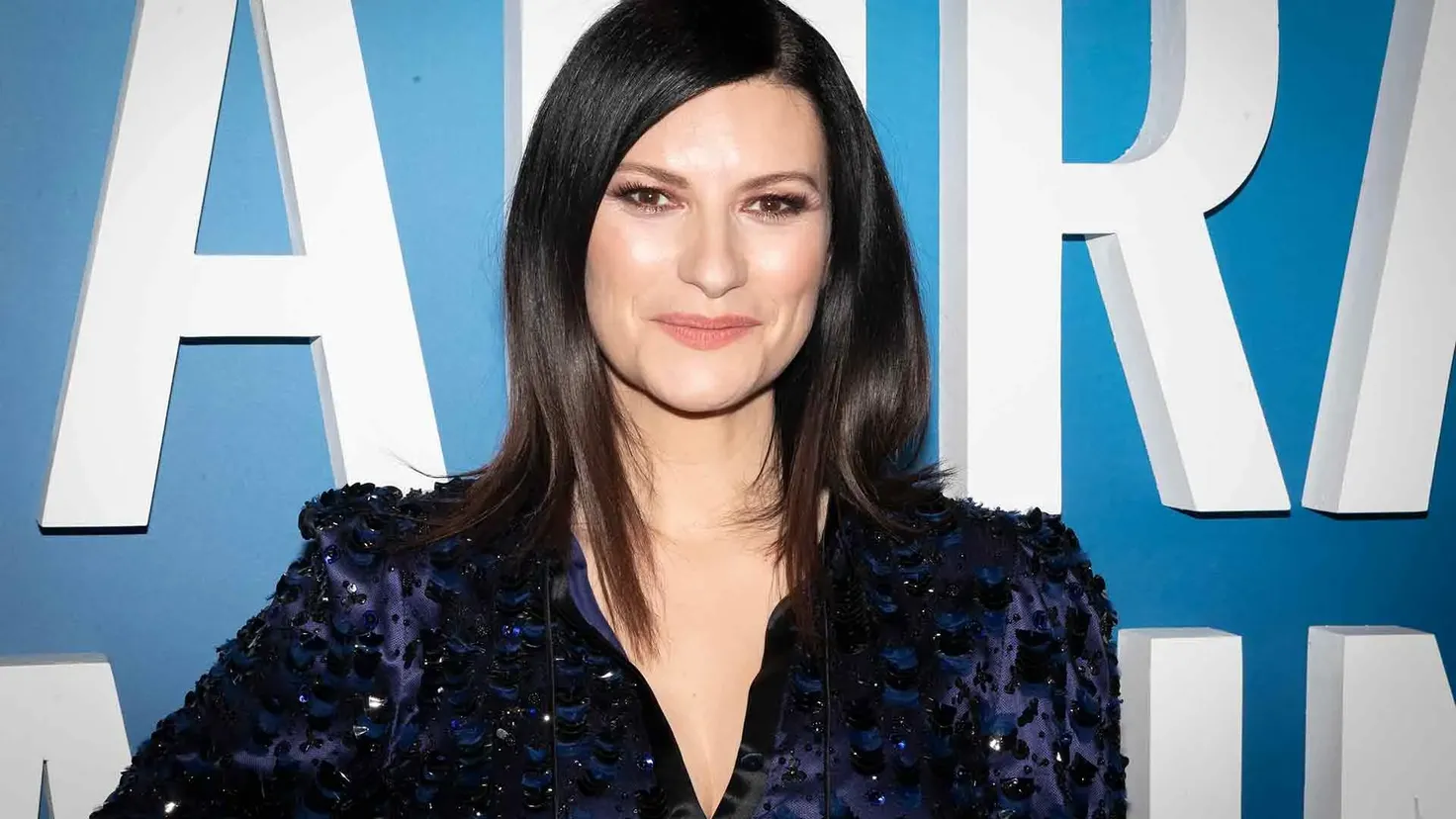 A man is arrested for shooting 17 times at the doors of a Laura Pausini concert
