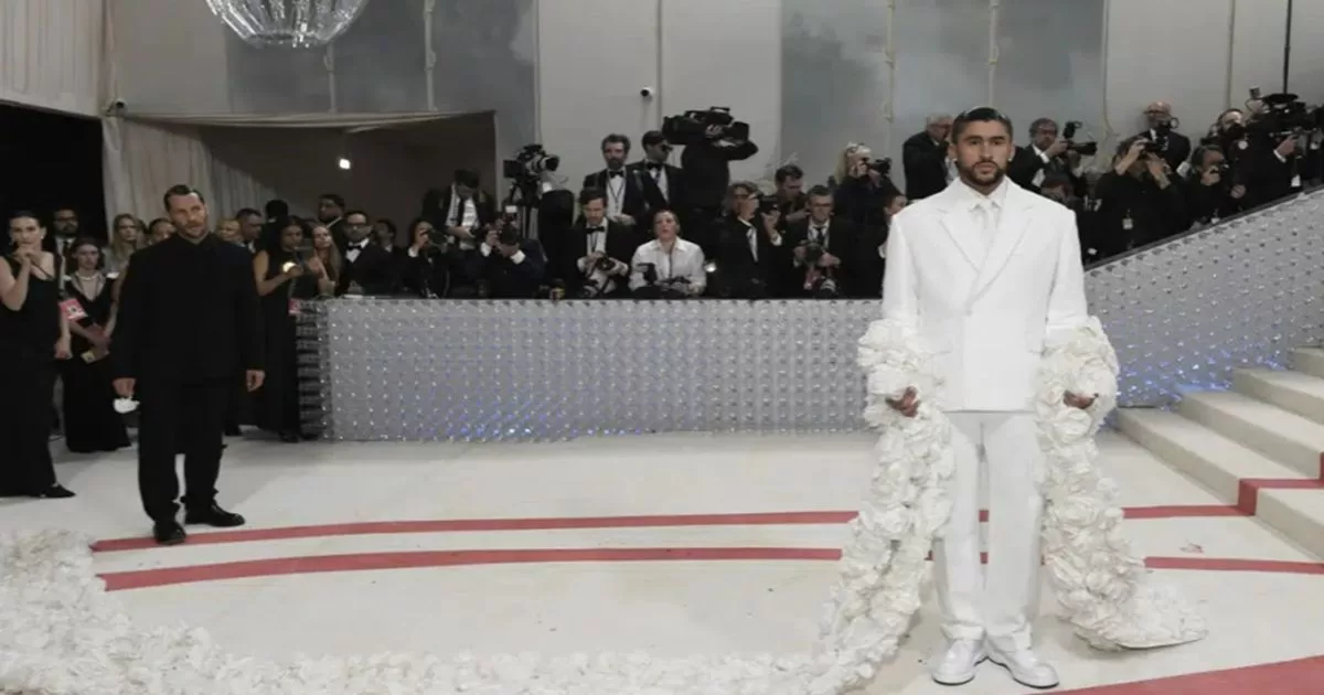 Bad Bunny forms the group of hosts of the Met Gala
