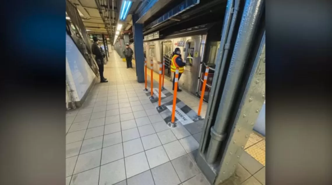 Barriers against attacks on subway drivers
