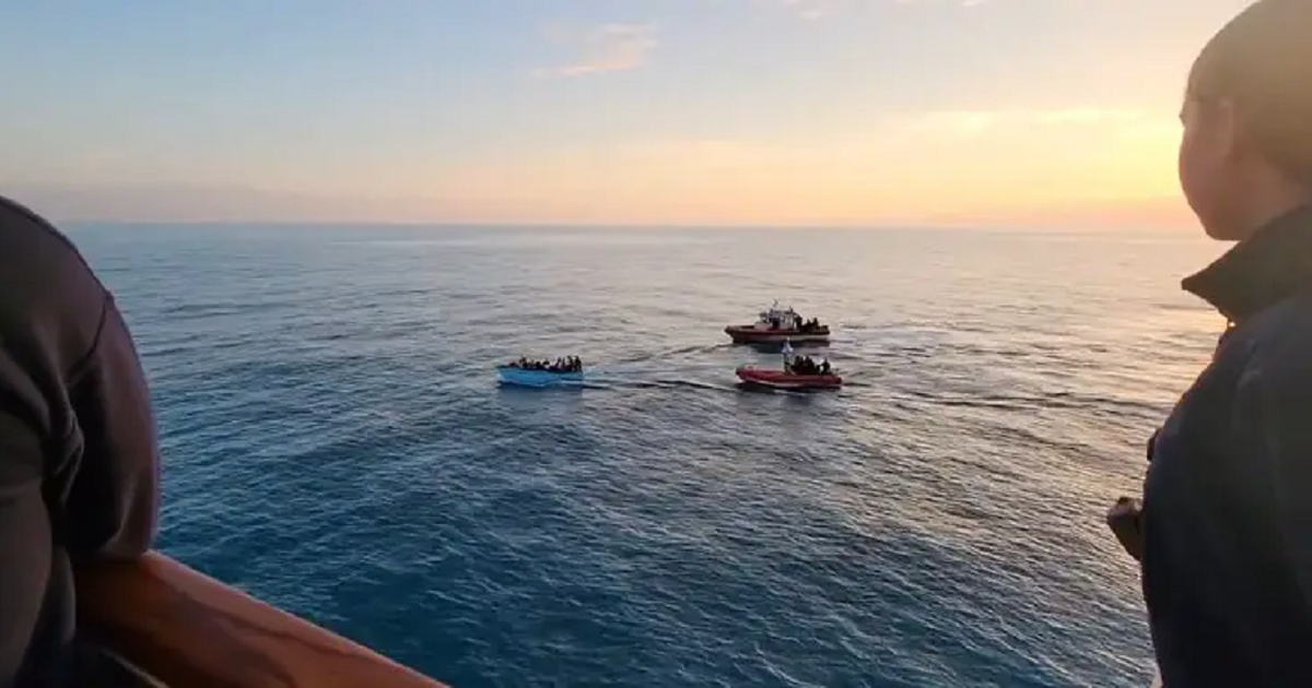 Cruise rescues 12 Cuban rafters on the high seas
