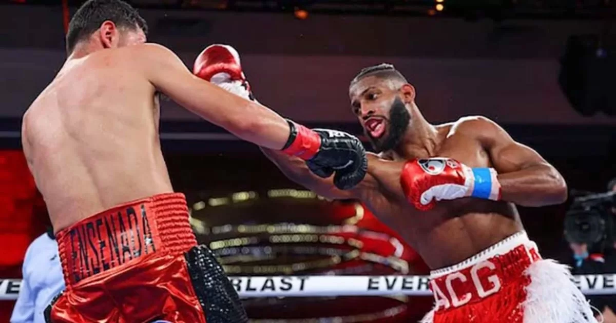 Cuban boxer Andy Cruz undefeated after winning his third fight as a professional in the US.
