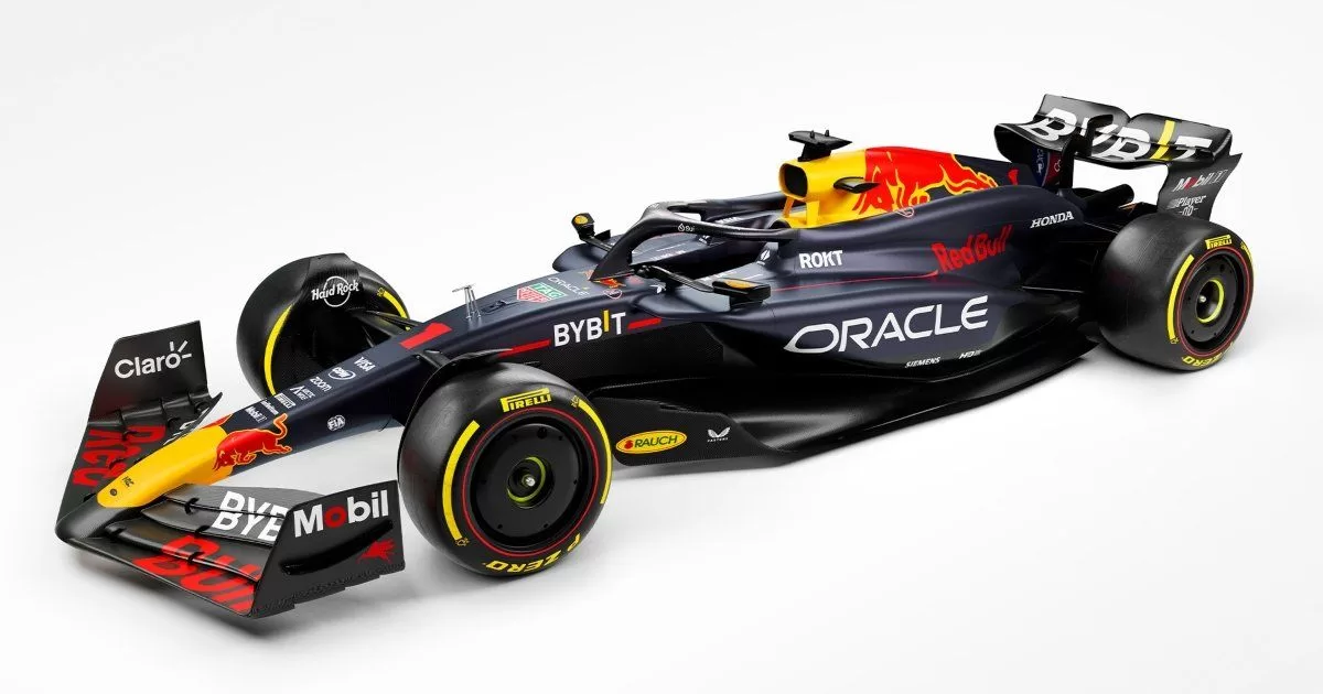 In the presence of its investigated director, Red Bull presents its new car
