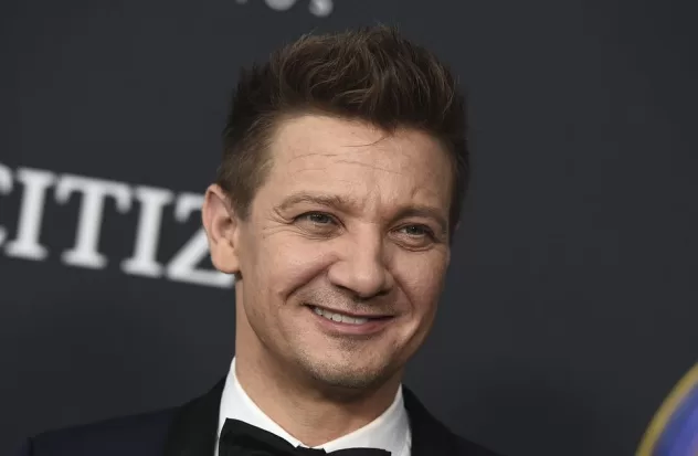 Jeremy Renner makes surprise appearance at the 2024 Peoples Choice Awards
