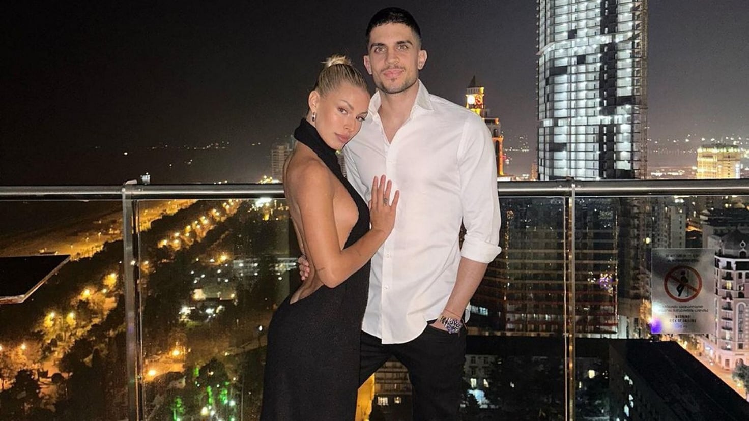 Jessica Goicoechea makes a mistake by revealing when she started with Bartra
