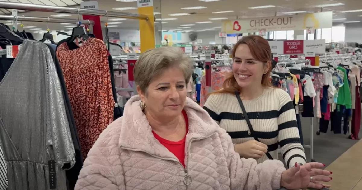 Mother of Cuban YouTuber Hildina visits a Mall in the US for the first time: “Incredible”
