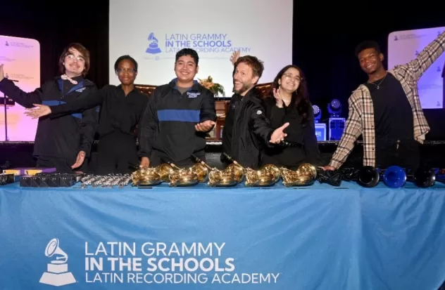 Noel Schajris joins the Latin Grammy in Schools program
