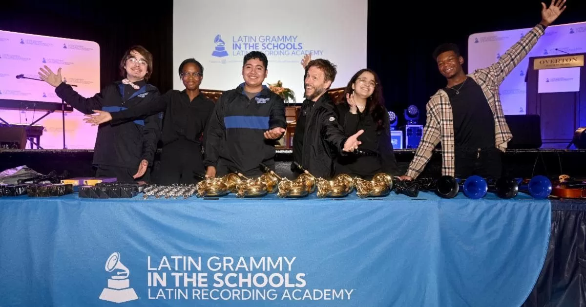 Noel Schajris joins the Latin Grammy in Schools program

