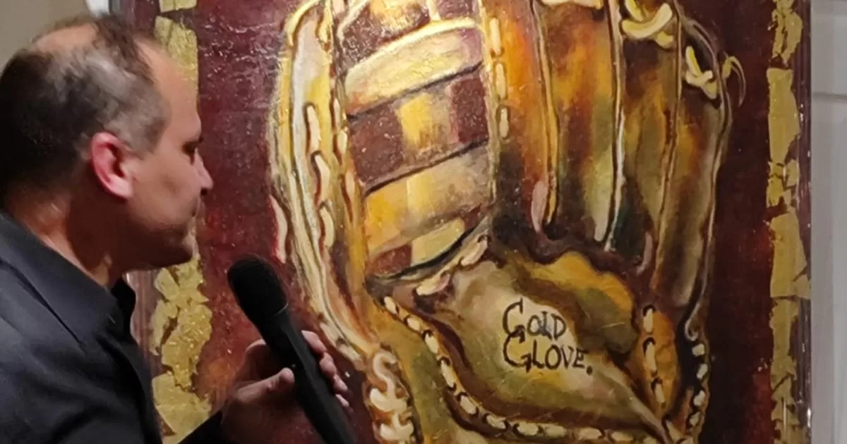 Omar Vizquel exhibits his work From the diamond to the canvas
