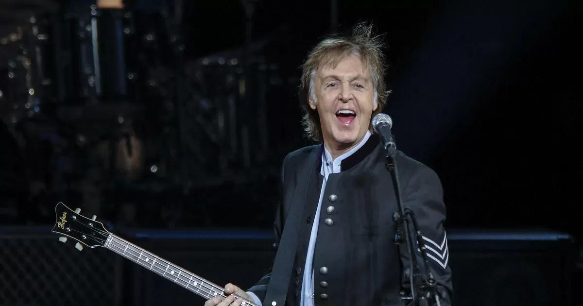 Paul McCartney recovers a bass that was stolen from him five decades ago
