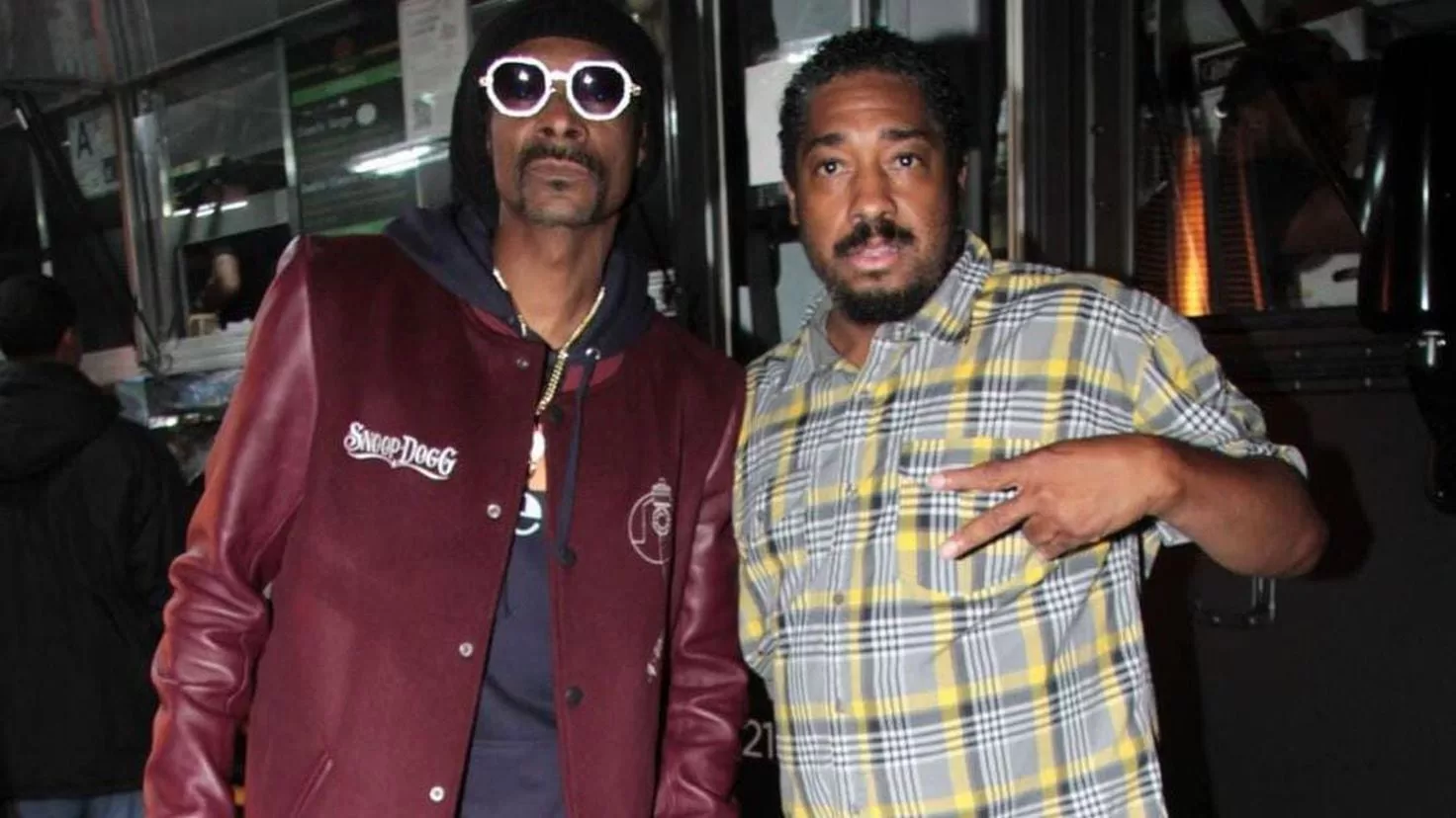 Snoop Dogg's brother dies at 44
