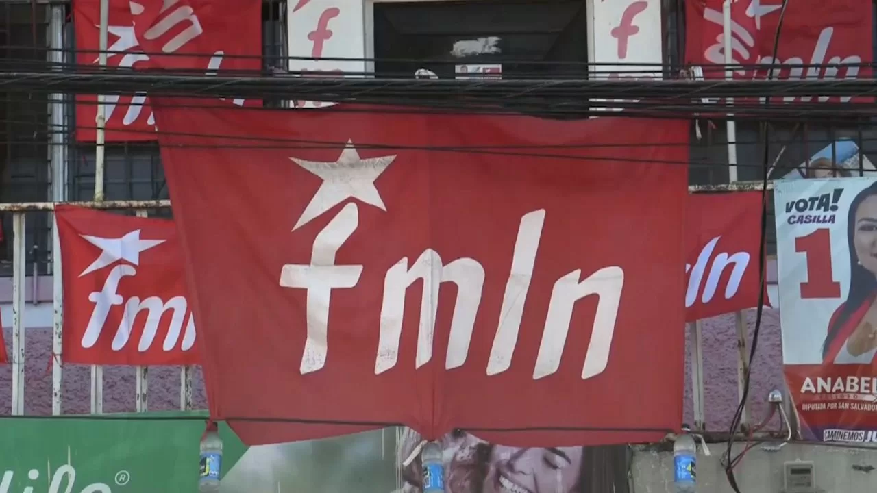 The former FMLN guerrilla survives, condemned to inconsequentiality
