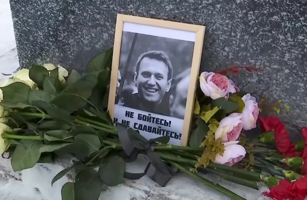 They claim that Putin threatens to bury Alexei Navalny's remains in prison
