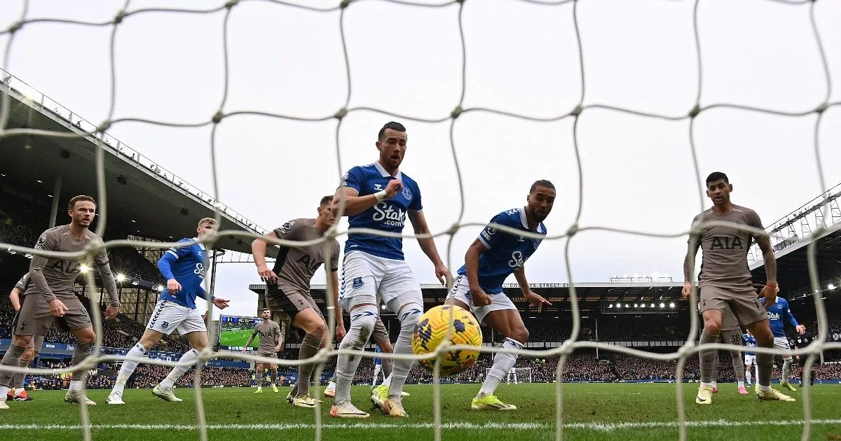 Tottenham settles for a draw against Everton
