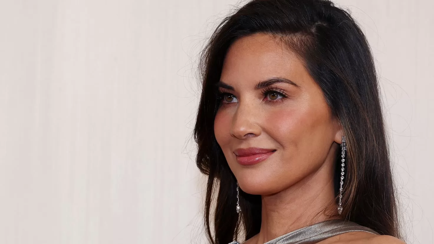 Actress Olivia Munn announces that she has breast cancer
