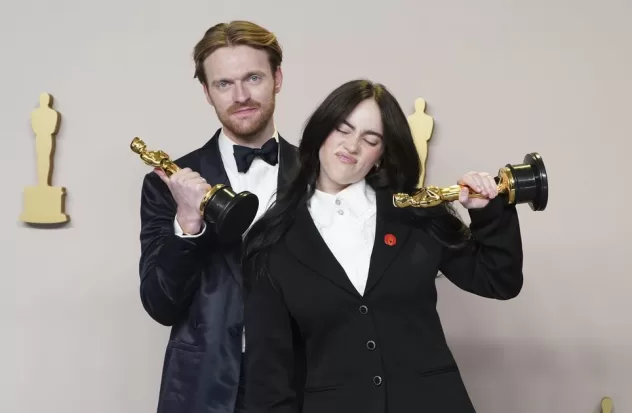 Billie Eilish becomes the youngest person to win two Oscars

