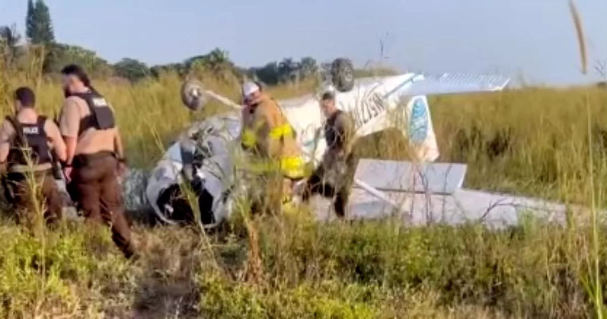 Cessna 172 plane crashes near Miami
