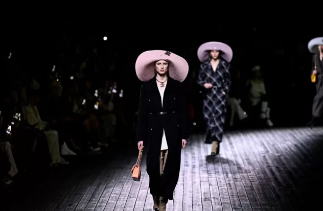Chanel walks the woman along the seashore, Louis Vuitton launches her into the future
