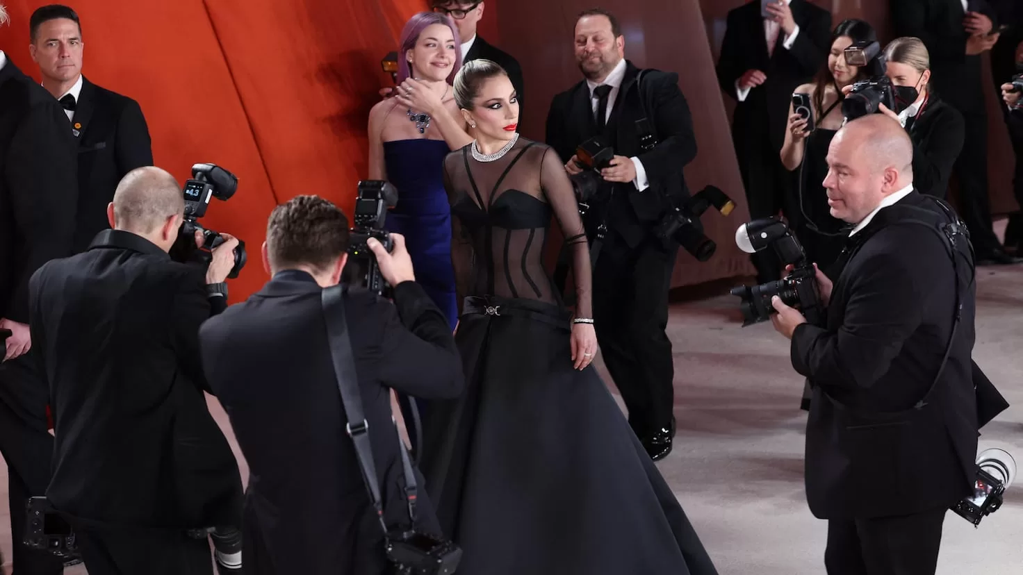 Do they pay actresses to wear signature dresses at the 2024 Oscars?
