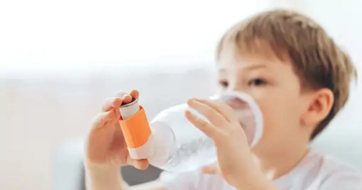 How does polluted air affect children with asthma?
