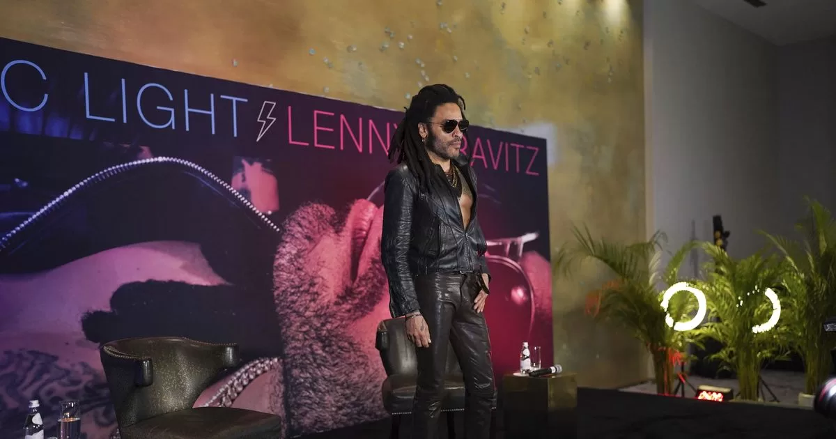Lenny Kravitz shares previews of Blue Electric Light album
