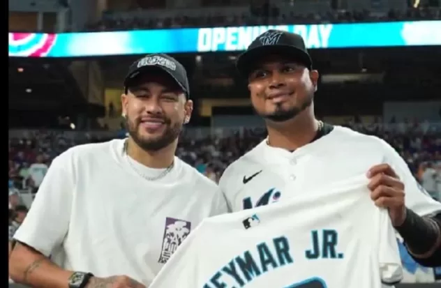 Neymar throws out the first pitch at the Miami Marlins game