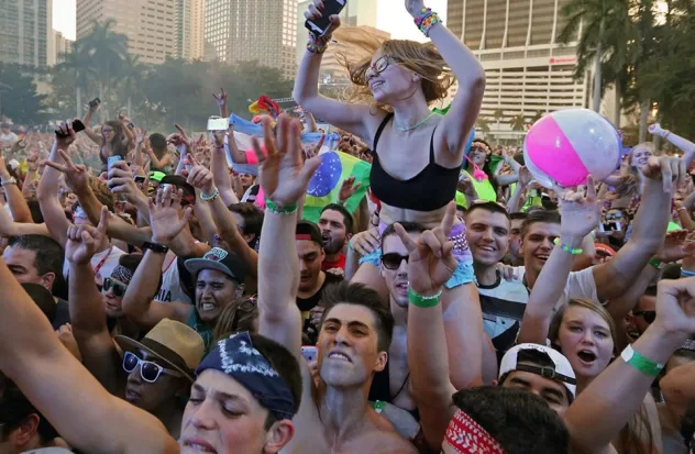 Road closures and extended public transportation, measures by the Ultra Music Festival in Miami