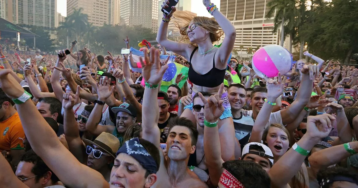 Road closures and extended public transportation, measures by the Ultra Music Festival in Miami
