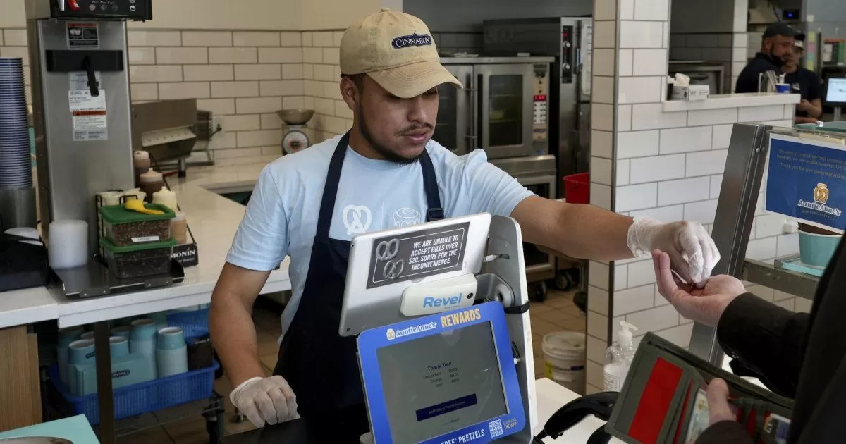 The new minimum wage of $20 for fast food workers begins in this state
