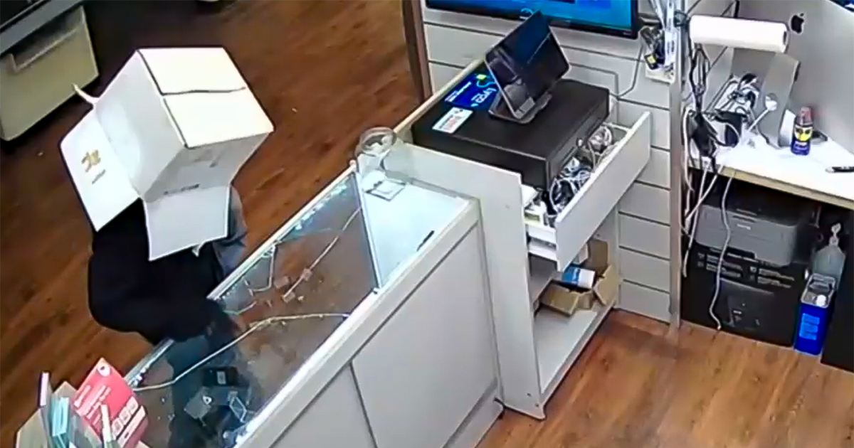 For the second time in less than a month, a cell phone store is robbed in Broward
