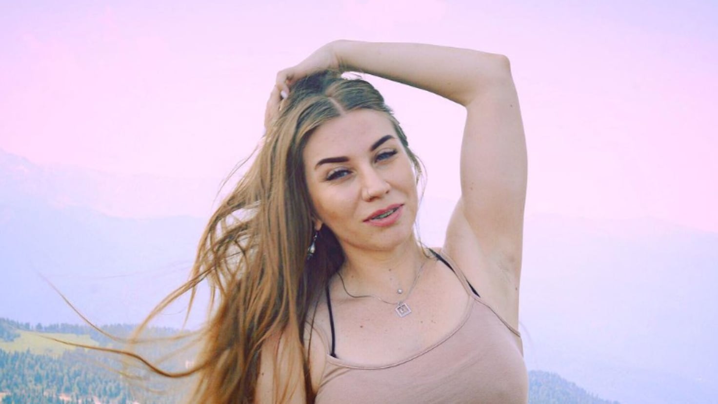 Influencer Inessa Polenko dies while taking a selfie on a cliff
