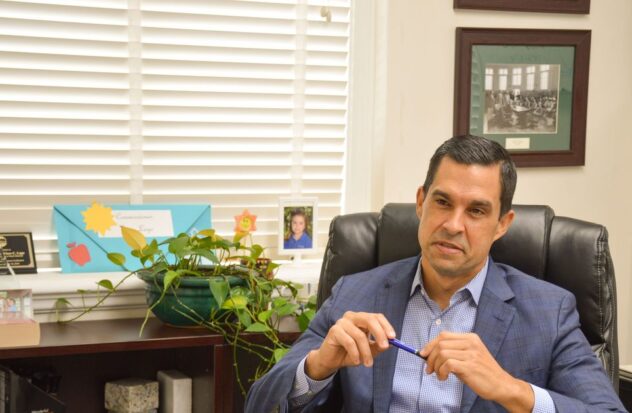 Insufficient signatures gathered to remove the mayor of Coral Gables
