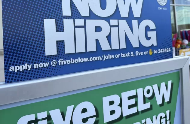 Large companies announce massive layoffs and fewer people ask for unemployment aid