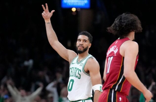 Miami Heat falls in the first game against the Boston Celtics
