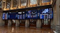 Ibex 35 panels in the Stock Exchange Palace.  Eduardo Parra / Europa Press