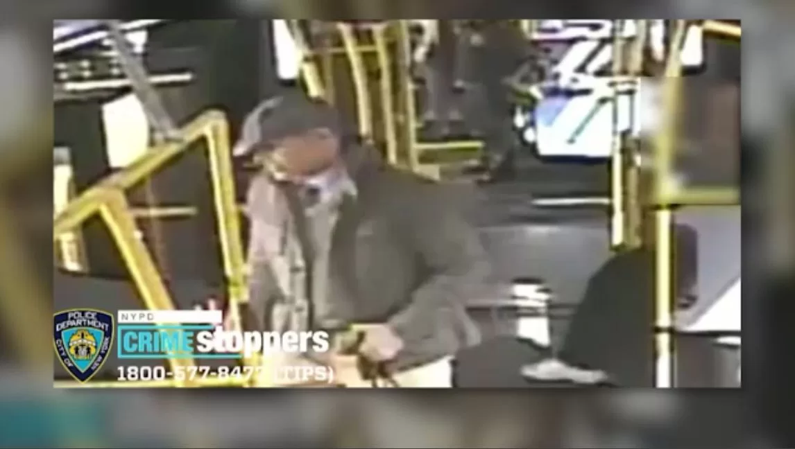 They continue searching for the attacker of a Bronx bus
