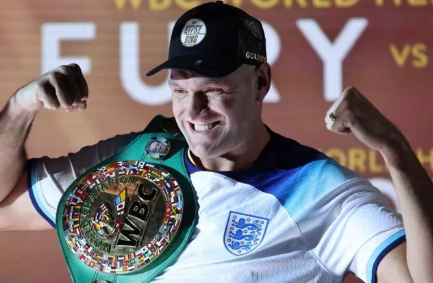Tyson Fury feels confident with his height against Usyk
