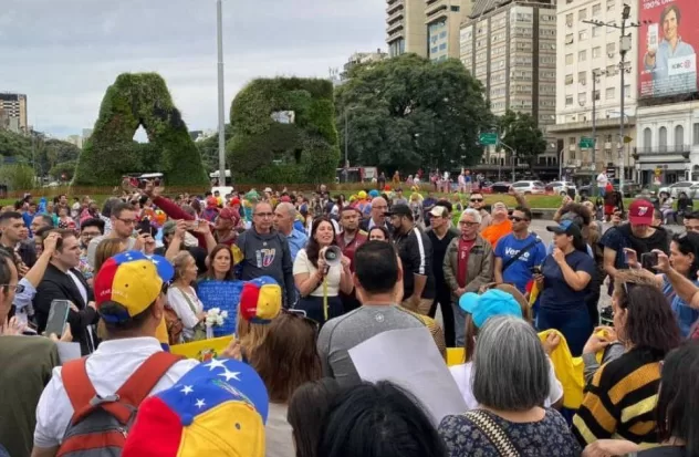 Venezuelans abroad raise their voices demanding free elections
