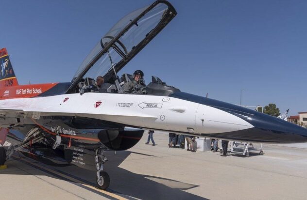 AI-controlled fighter jet carries Air Force leader
