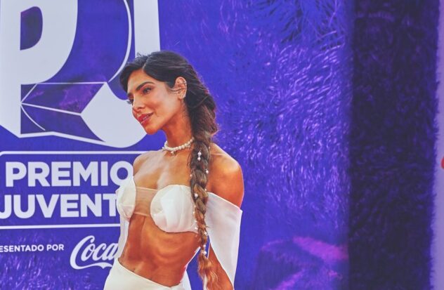 Alejandra Espinoza clarifies controversy over Latin AMAs dress