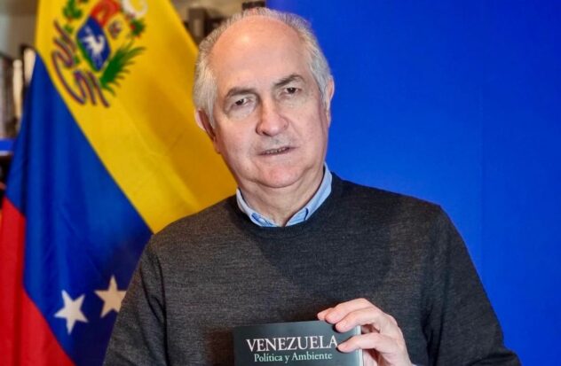 Antonio Ledezma presents his new book Venezuela, Politics and Environment
