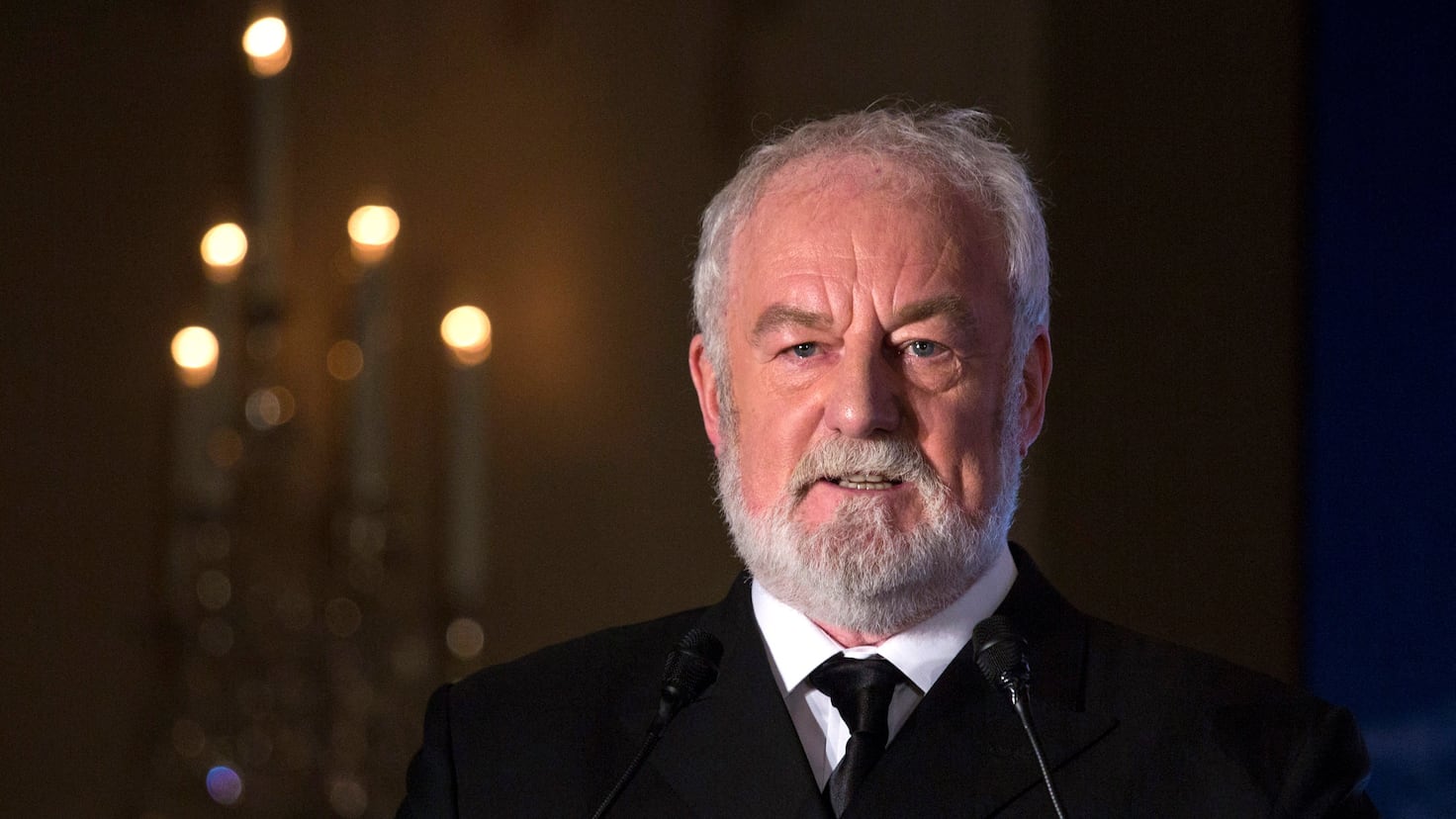 Bernard Hill, from Titanic and The Lord of the Rings, dies at 79
