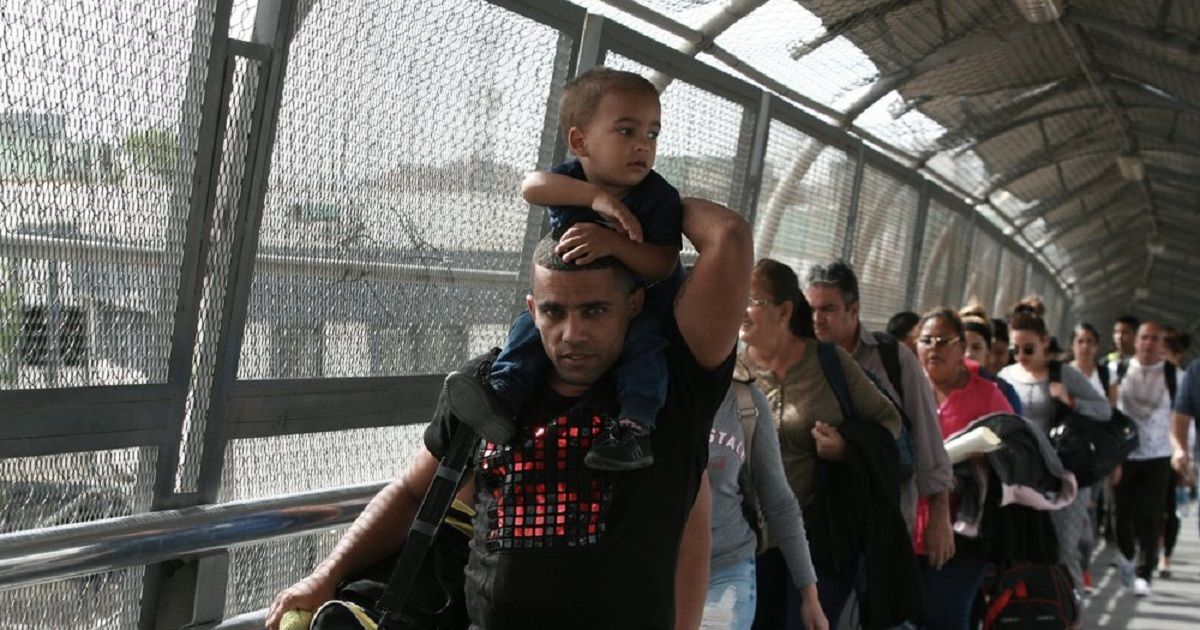 CBP records the detention of almost 18 thousand Cubans at the US border in April
