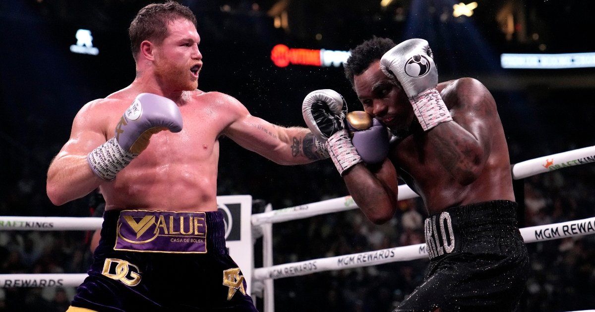 Canelo could lose a belt for not facing the Cuban boxer
