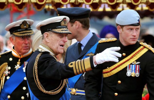 Charles III and Prince Harry, so close and so far
