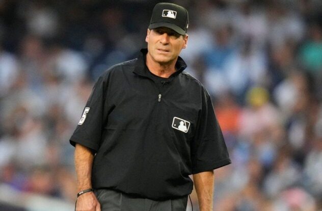 Controversial umpire of Cuban origin announces his retirement from the MLB
