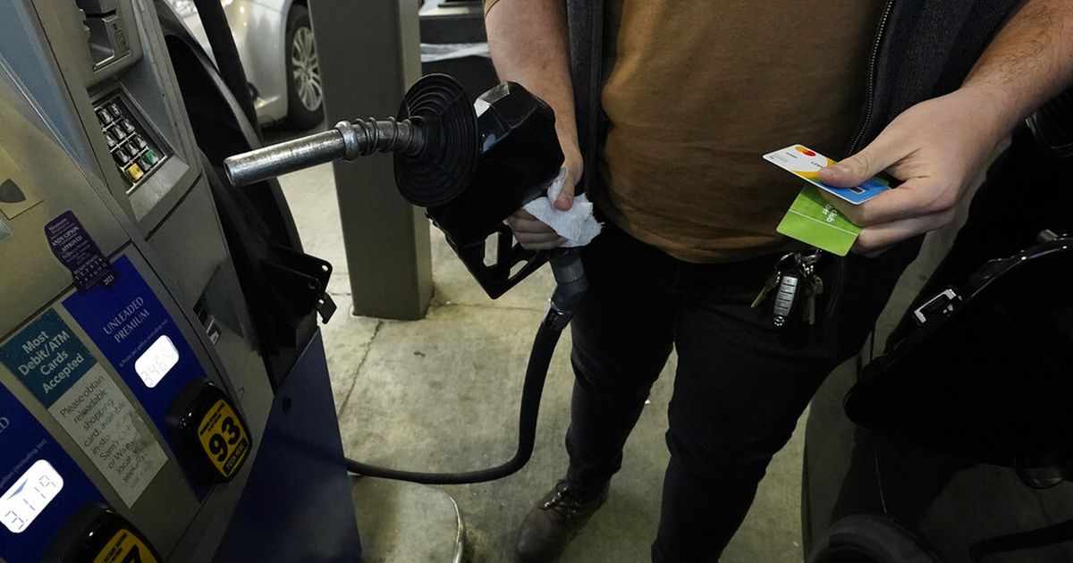 Florida gas prices hit high levels, but could soon drop
